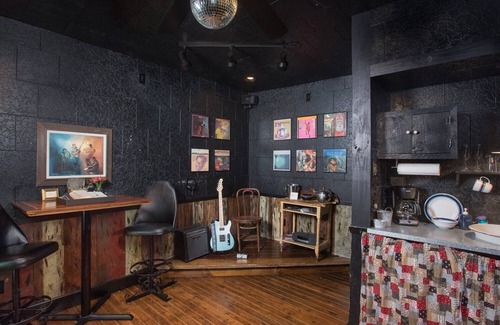 Wellborn Cabina | 7F Lodge - Sugar Shack It's a Juke Joint, Baby w/Jacuzzi Tub and Breakfast