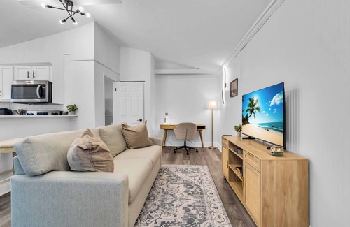 River District Cabaña | 7mi to Anna Maria Newly Renovated Private Cottage