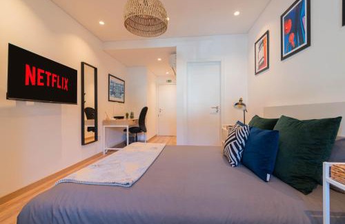 Santo Antonio dos Olivais Casa | 7Min to Uni Sé-Velha - AC - Work Desk - 300MBs WiFi - Suite 3