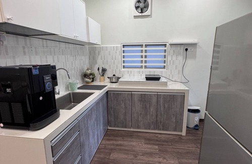 Central Seberang Perai Casa | 7pax 2-bedroom house with WiFi and AC in lovely Bukit Mertajam@Near AEON