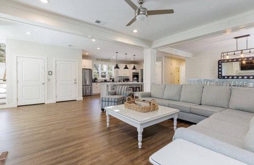 North Forest Beach Casa | Nuevo 8 dormitorios / 8 baños. ¡Alquileme para tener la oportunidad de ganar 1 semana de vacaciones gratis en 2021!