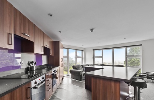 Plymouth Apartamento | 8 Bed Apartment @ Derriford Stays by Pureserviced