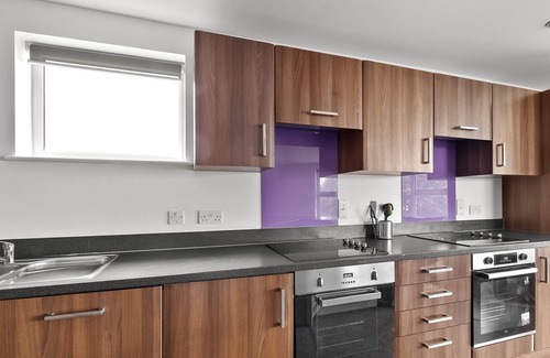 Plymouth Apartamento | 8 Bed Apartment @ Derriford Stays by Pureserviced