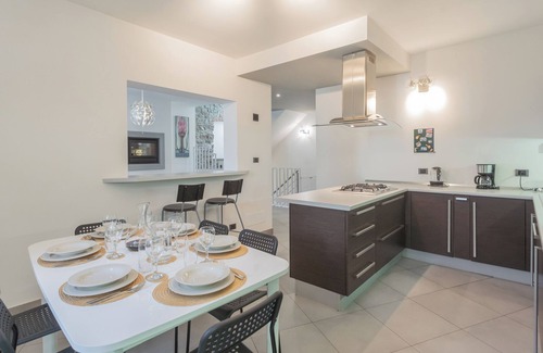 Torno Cabaña | 8-bed cottage in charming Torno. Private parking, WiFi and Jacuzzi on Como Lake