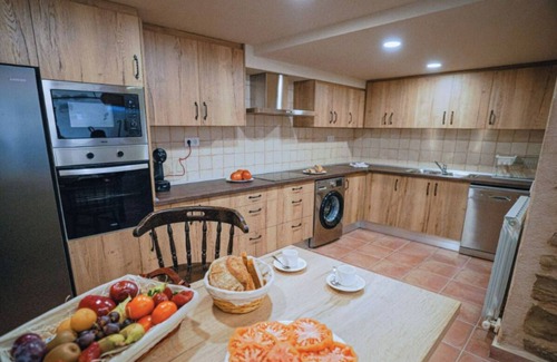 Huerta de Vero Cabaña | 8 bedroom cottage in santa maria de dulcis