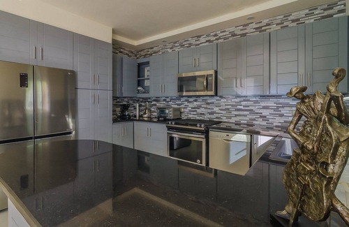 Cabarete Villa | 8-bedroom, 8-bathroom luxury beachfront villa in central Cabarete