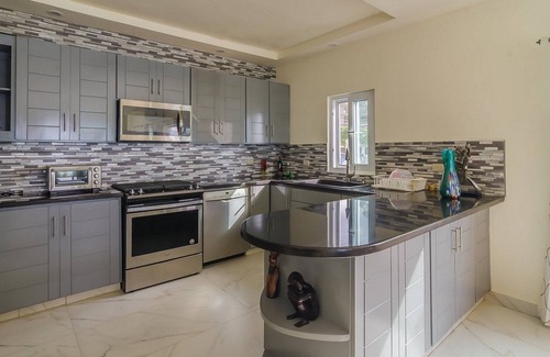 Cabarete Villa | 8-bedroom, 8-bathroom luxury beachfront villa in central Cabarete