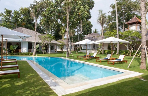 Petitenget Villa | Villa de estilo caribeño de 8 dormitorios en tierra masiva