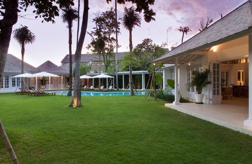 Petitenget Villa | Villa de estilo caribeño de 8 dormitorios en tierra masiva