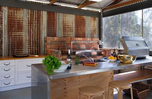 Wheatsheaf Otro | 8 bedroom farmstead in Wheatsheaf Daylesford