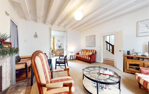 Courdemanche Casa | 8 Bedroom Gorgeous Home In Courdemanche