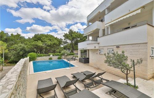 Okrug Donji Casa | 8 Bedroom Gorgeous Home In Okrug Donji
