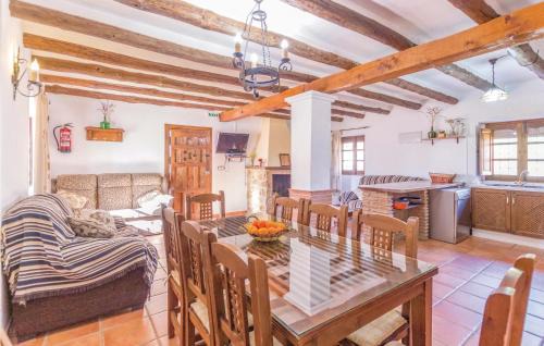 Iznajar Casa | 8 Bedroom Lovely Home In Iznájar