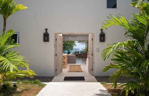 Tower Isle Casa | 8 Bedroom Luxury Villa - Absolute Seaside Property
