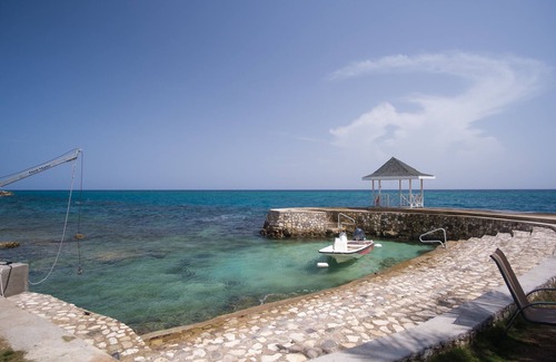 Tower Isle Casa | 8 Bedroom Luxury Villa - Absolute Seaside Property