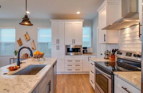 Hope Gardens Casa | 8 bedrooms! Great location! Brand new! Sleeps 24!