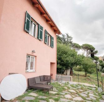 Uscio Casa | 8 beds- surrounded by greenery with parking