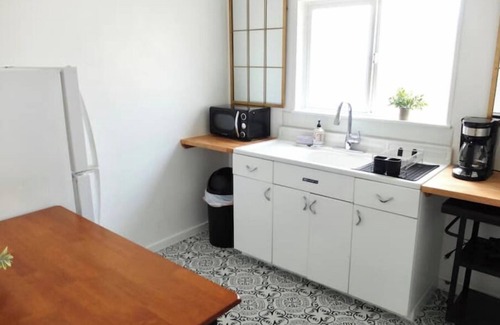Mariposa Apartamento | #8 Downtown Apt -Historic main street - King Bed