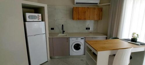 Bat Yam Hotel | 8 Hotel Apartment Short Time TLV BAT YAM