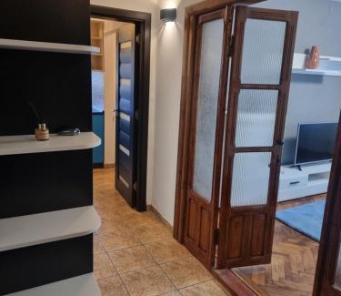 Tirgu Jiu Apartamento | 8 MAI Residence