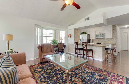 Kissimmee Condominio | 8 Mi to Disney: Resort-Style Condo w/ Pool Access