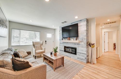 Lincoln Acres Casa | 8 Mi to Downtown San Diego Chic Home with Patio