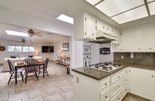 Roosevelt Casa | 8 Mi to Dtwn: Spacious Home w/ Fire Pit in Fresno!