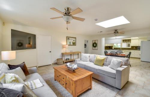 Roosevelt Casa | 8 Mi to Dtwn Spacious Home with Fire Pit in Fresno!
