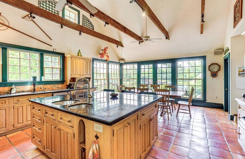 Limekiln Casa | 8 Mi to Reading: Spacious Farmhouse Retreat!