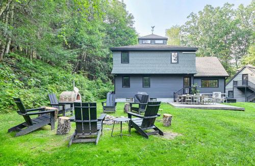 Housatonic Casa | 8 Mi to Tanglewood and Butternut Ski Spacious Home!