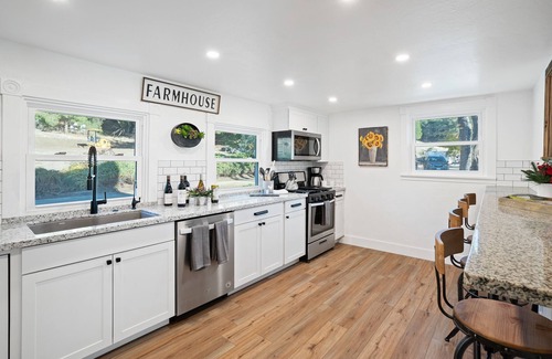 San Luis Obispo Casa | 8 Mile House Deluxe-Experience California Tranquility at this Historical Home