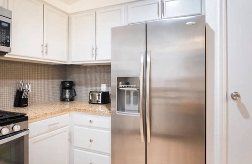 Las Vegas Casa | 8 miles to Fremont with private pool and 8 beds