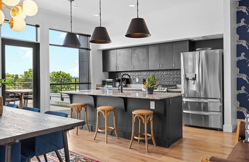 Woodland in Waverly Condominio | 8 Min to Broadway-Rooftop Patio w City Views-Walkable