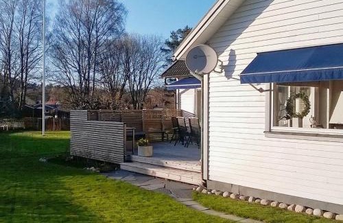 Lerum Casa | 8 person holiday home in LERUM