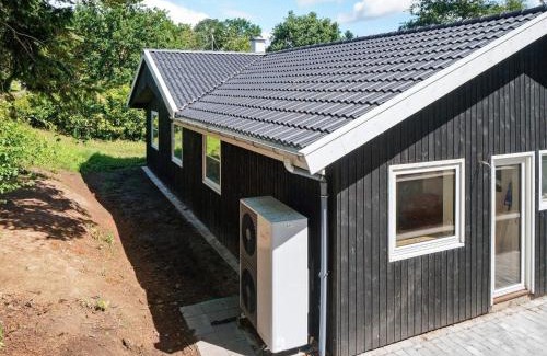 Melby Casa | 8 person holiday home in Melby