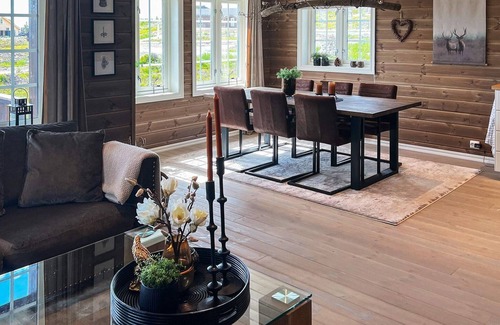 Amot Casa | 8 person holiday home in Osen