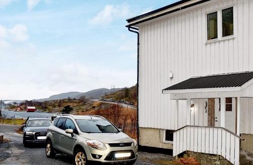 Afjord Casa | 8 person holiday home in Revsnes