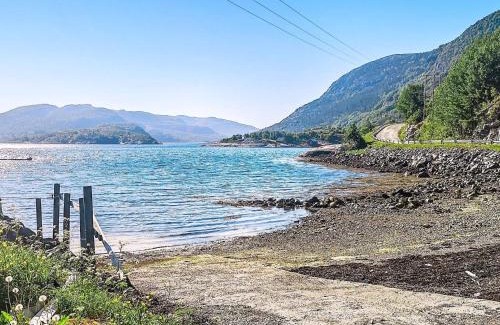Afjord Casa | 8 person holiday home in Revsnes
