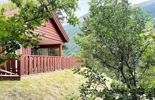 Norddal Casa | 8 person holiday home in Valldal