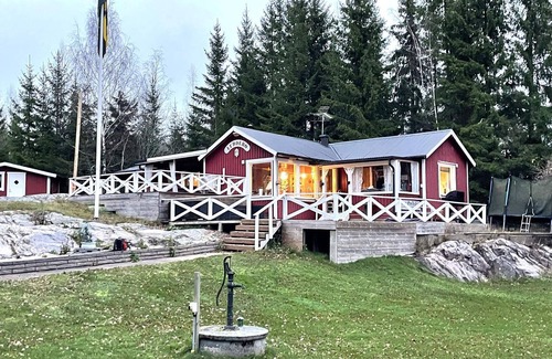 Finspang Municipality Casa | 4 esrellas case en FINSPÅNG