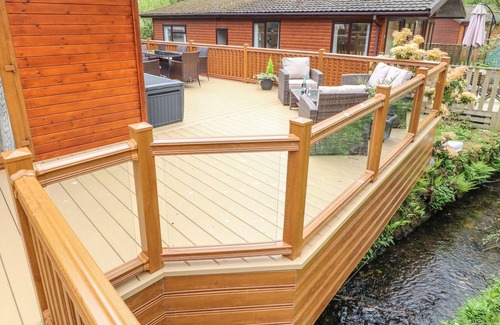 Troutbeck Bridge Cabina | 8 Madera de Waterside, PUENTE DE TRUCHA