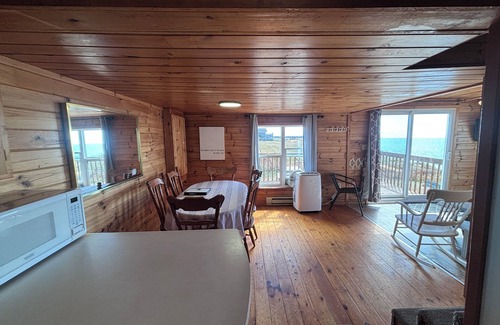 Borden-Carleton Cabaña | 80 Oceanside Cottage