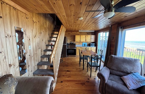 Borden-Carleton Cabaña | 80 Oceanside Cottage