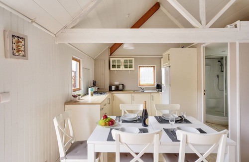 Loctudy Chalet De Esquí | 800 m de la playa, acogedor chalet para 4 personas