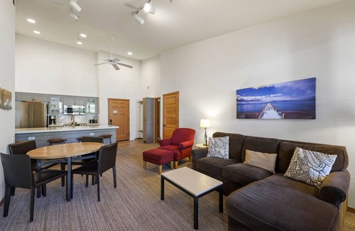 Olympic Valley Condominio | 801 | Modern 2BD - King + Bunks, Pool & Sauna