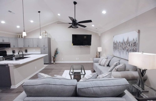 Karns Casa | 8039 Beautiful *New Construction* 20 mins to UT
