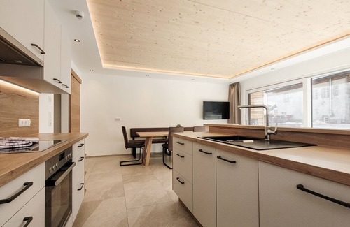 Bichlbach Apartamento | 80m² Moderne Ferienwohnung mit Terrasse, Gratis Badesee, 100m bis zum Skigebiet