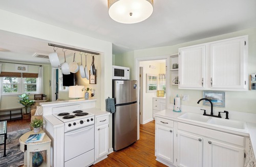 Folly Beach Casa | 817 E Ashely Ave - Pleasant Breeze