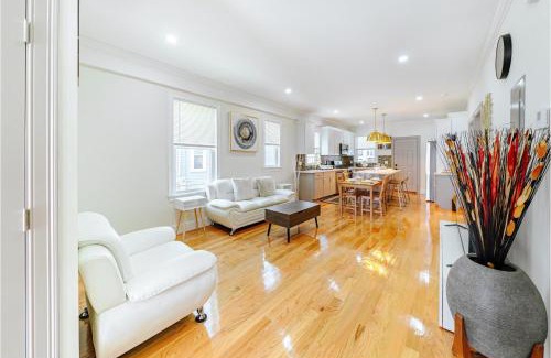 St. Marks Apartamento | 82 - 3BR Boston - Stylish Stay near MBTA