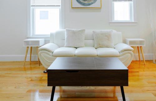 St. Marks Apartamento | 82 - 3BR Boston - Stylish Stay near MBTA